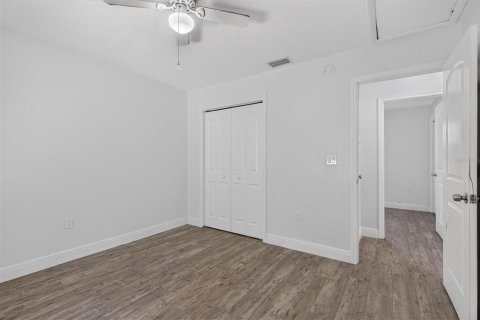 Immobilier commercial à vendre à Spring Hill, Floride: 6 chambres, 214.05 m2 № 2364606 - photo 13