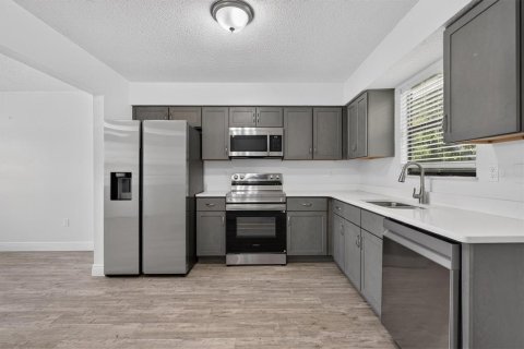 Immobilier commercial à vendre à Spring Hill, Floride: 6 chambres, 214.05 m2 № 2364606 - photo 7