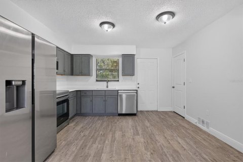 Immobilier commercial à vendre à Spring Hill, Floride: 6 chambres, 214.05 m2 № 2364606 - photo 5