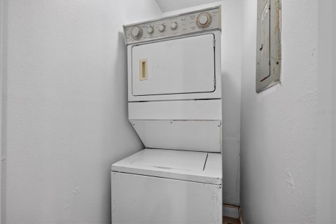 Immobilier commercial à vendre à Spring Hill, Floride: 6 chambres, 214.05 m2 № 2364606 - photo 19