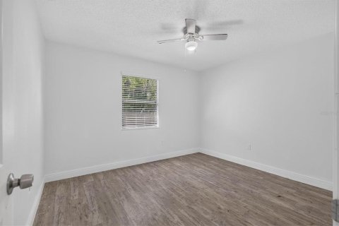 Immobilier commercial à vendre à Spring Hill, Floride: 6 chambres, 214.05 m2 № 2364606 - photo 12