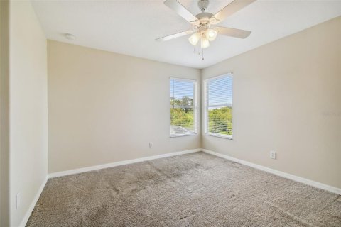 House in Apollo Beach, Florida 4 bedrooms, 222.32 sq.m. № 2149644 - photo 28