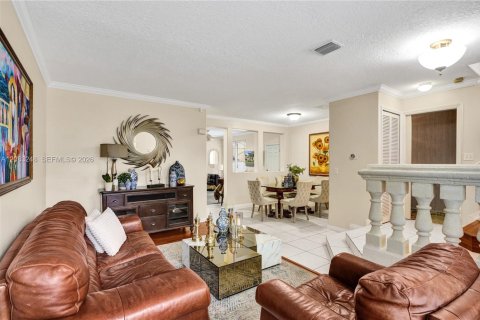 Villa ou maison à Doral, Floride 3 chambres, 163.51 m2 № 2351107