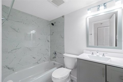 Купить кондоминиум в Энглвуд, Флорида 7 комнат, 99.41м2, № 1532950 - фото 28