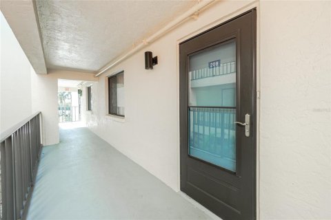 Купить кондоминиум в Энглвуд, Флорида 7 комнат, 99.41м2, № 1532950 - фото 6