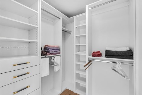 Villa ou maison à vendre à Miami, Floride: 3 chambres, 144.56 m2 № 1967253 - photo 14