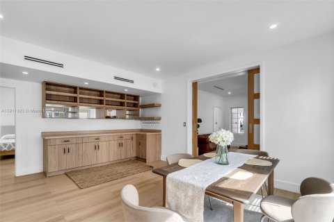 Villa ou maison à vendre à Miami, Floride: 3 chambres, 144.56 m2 № 1967253 - photo 7