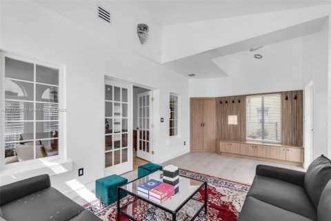 Villa ou maison à vendre à Miami, Floride: 3 chambres, 144.56 m2 № 1967253 - photo 4