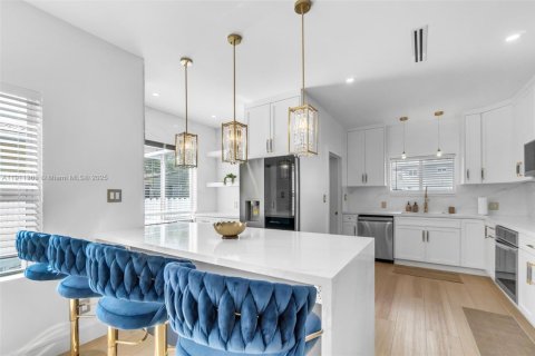 Villa ou maison à vendre à Miami, Floride: 3 chambres, 144.56 m2 № 1967253 - photo 9
