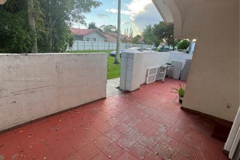 Condo in Miami, Florida, 3 bedrooms  № 1953209 - photo 10