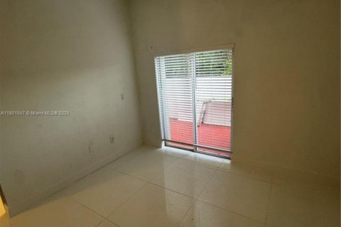 Condo in Miami, Florida, 3 bedrooms  № 1953209 - photo 14