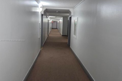 Copropriété à louer à Miami, Floride: 1 chambre, 64.1 m2 № 1928782 - photo 20