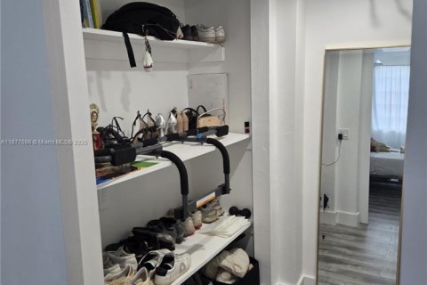 Copropriété à louer à Miami, Floride: 1 chambre, 64.1 m2 № 1928782 - photo 16