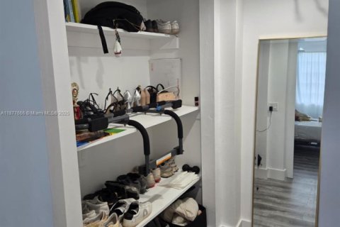 Copropriété à louer à Miami, Floride: 1 chambre, 64.1 m2 № 1928782 - photo 15