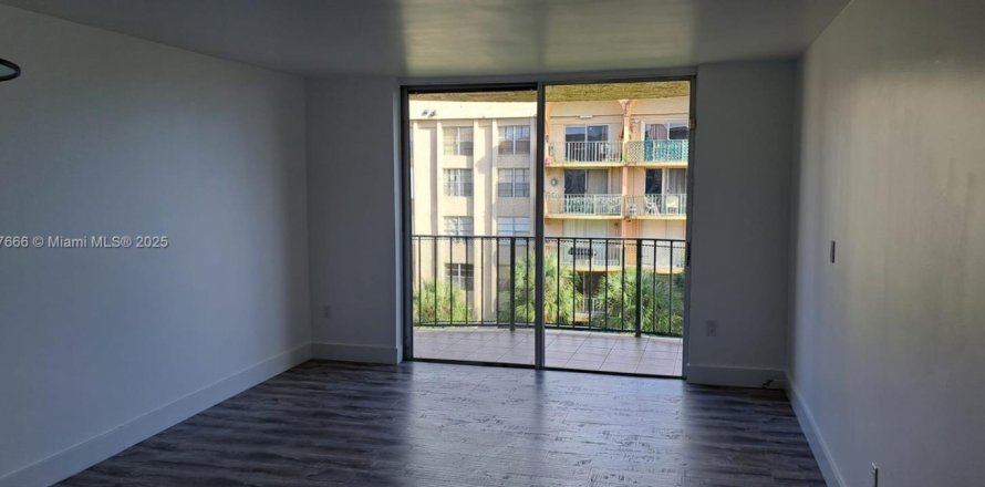 Condominio en Miami, Florida, 1 dormitorio № 1928782