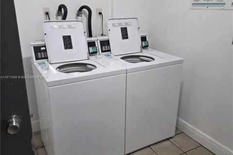 Copropriété à louer à Miami, Floride: 1 chambre, 64.1 m2 № 1928782 - photo 26