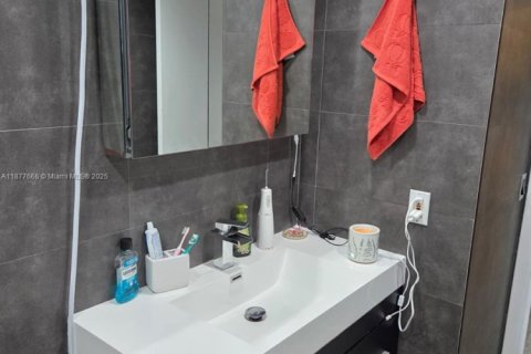 Copropriété à louer à Miami, Floride: 1 chambre, 64.1 m2 № 1928782 - photo 17