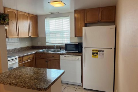 Copropriété à louer à Saint Petersburg, Floride: 1 chambre, 63.17 m2 № 2400357 - photo 3