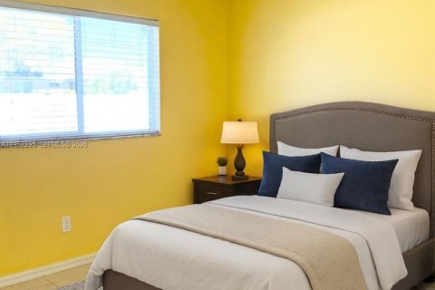 Снять в аренду виллу или дом в Кейп-Корал, Флорида 3 спальни, № 2006583 - фото 9