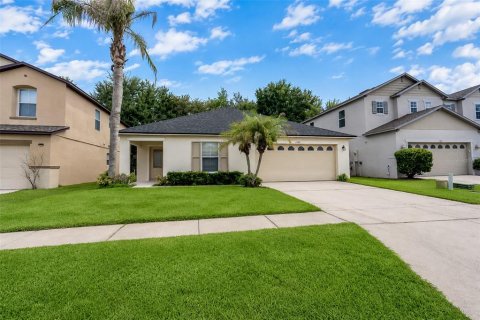 House in Clermont, Florida 4 bedrooms, 180.23 sq.m. № 2206969 - photo 2