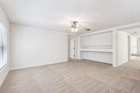 House in Clermont, Florida 4 bedrooms, 180.23 sq.m. № 2206969 - photo 8
