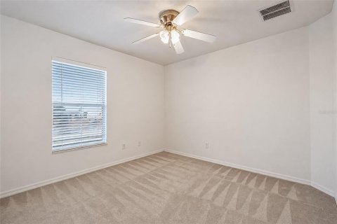 House in Clermont, Florida 4 bedrooms, 180.23 sq.m. № 2206969 - photo 24