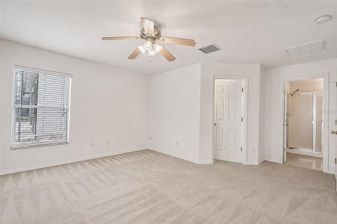 House in Clermont, Florida 4 bedrooms, 180.23 sq.m. № 2206969 - photo 14