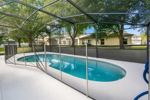 House in Clermont, Florida 4 bedrooms, 180.23 sq.m. № 2206969 - photo 4