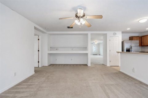 House in Clermont, Florida 4 bedrooms, 180.23 sq.m. № 2206969 - photo 9