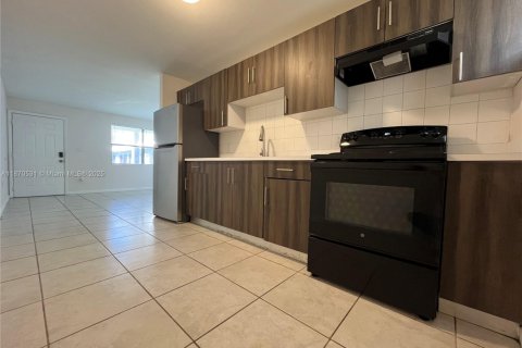 Снять в аренду квартиру в Сент-Луси, Флорида 2 спальни, 68.75м2, № 1979478 - фото 4