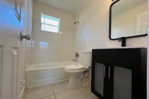 Снять в аренду квартиру в Сент-Луси, Флорида 2 спальни, 68.75м2, № 1979478 - фото 7