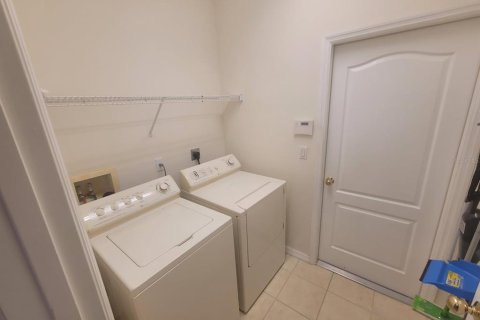 Casa en alquiler en North Port, Florida, 3 dormitorios, 157 m2 № 1250001 - foto 28