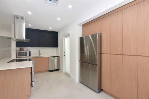 Casa en venta en Miami, Florida, 3 dormitorios, 111.67 m2 № 2088695 - foto 17