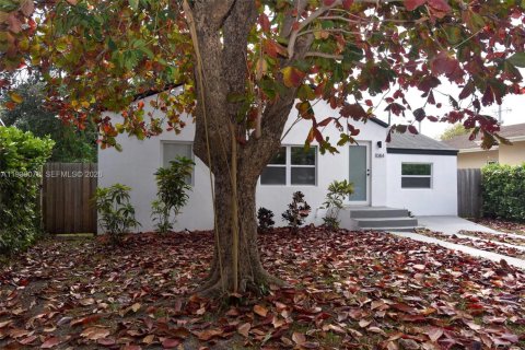 Casa en venta en Miami, Florida, 3 dormitorios, 111.67 m2 № 2088695 - foto 3