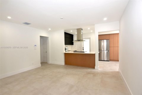 Casa en venta en Miami, Florida, 3 dormitorios, 111.67 m2 № 2088695 - foto 11