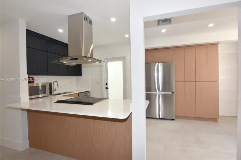 Casa en venta en Miami, Florida, 3 dormitorios, 111.67 m2 № 2088695 - foto 15
