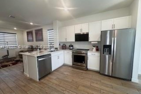 House in Homestead, Florida 4 bedrooms, 193.7 sq.m. № 1952757 - photo 18