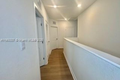 House in Homestead, Florida 4 bedrooms, 193.7 sq.m. № 1952757 - photo 22