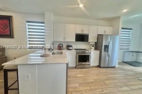 House in Homestead, Florida 4 bedrooms, 193.7 sq.m. № 1952757 - photo 21