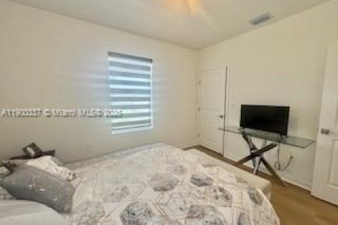 House in Homestead, Florida 4 bedrooms, 193.7 sq.m. № 1952757 - photo 25