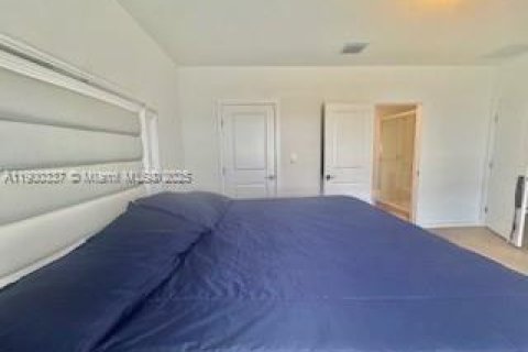 House in Homestead, Florida 4 bedrooms, 193.7 sq.m. № 1952757 - photo 28