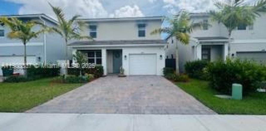House in Homestead, Florida 4 bedrooms, 193.7 sq.m. № 1952757