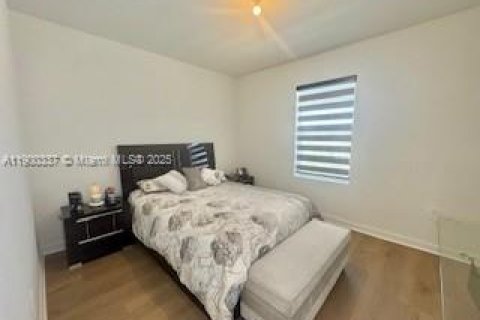 House in Homestead, Florida 4 bedrooms, 193.7 sq.m. № 1952757 - photo 23