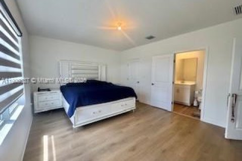 House in Homestead, Florida 4 bedrooms, 193.7 sq.m. № 1952757 - photo 26