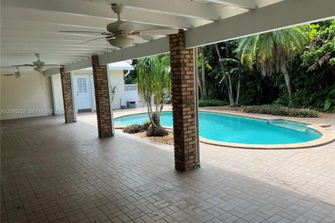 House in Palmetto Bay, Florida 4 bedrooms, 331.66 sq.m. № 2392120 - photo 5