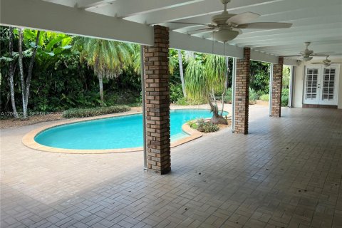 House in Palmetto Bay, Florida 4 bedrooms, 331.66 sq.m. № 2392120 - photo 7