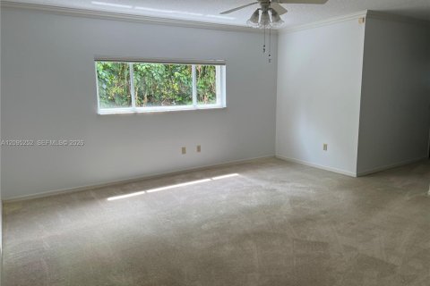 House in Palmetto Bay, Florida 4 bedrooms, 331.66 sq.m. № 2392120 - photo 13