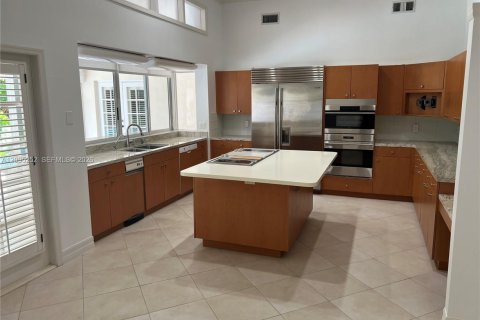 House in Palmetto Bay, Florida 4 bedrooms, 331.66 sq.m. № 2392120 - photo 10