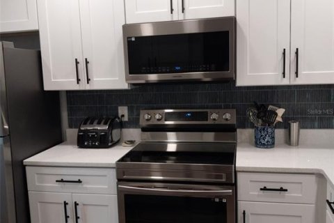 Casa en venta en Safety Harbor, Florida, 2 dormitorios, 94.11 m2 № 1903540 - foto 3