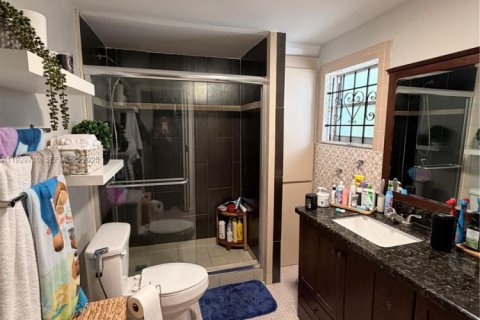 House in North Miami, Florida 3 bedrooms, 140.75 sq.m. № 1989284 - photo 20